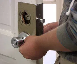 Capitol Locksmith Service Overland Park, KS 913-297-2258 Capitol Locksmith Service Overland Park, KS 913-297-2258 - locksmith-12